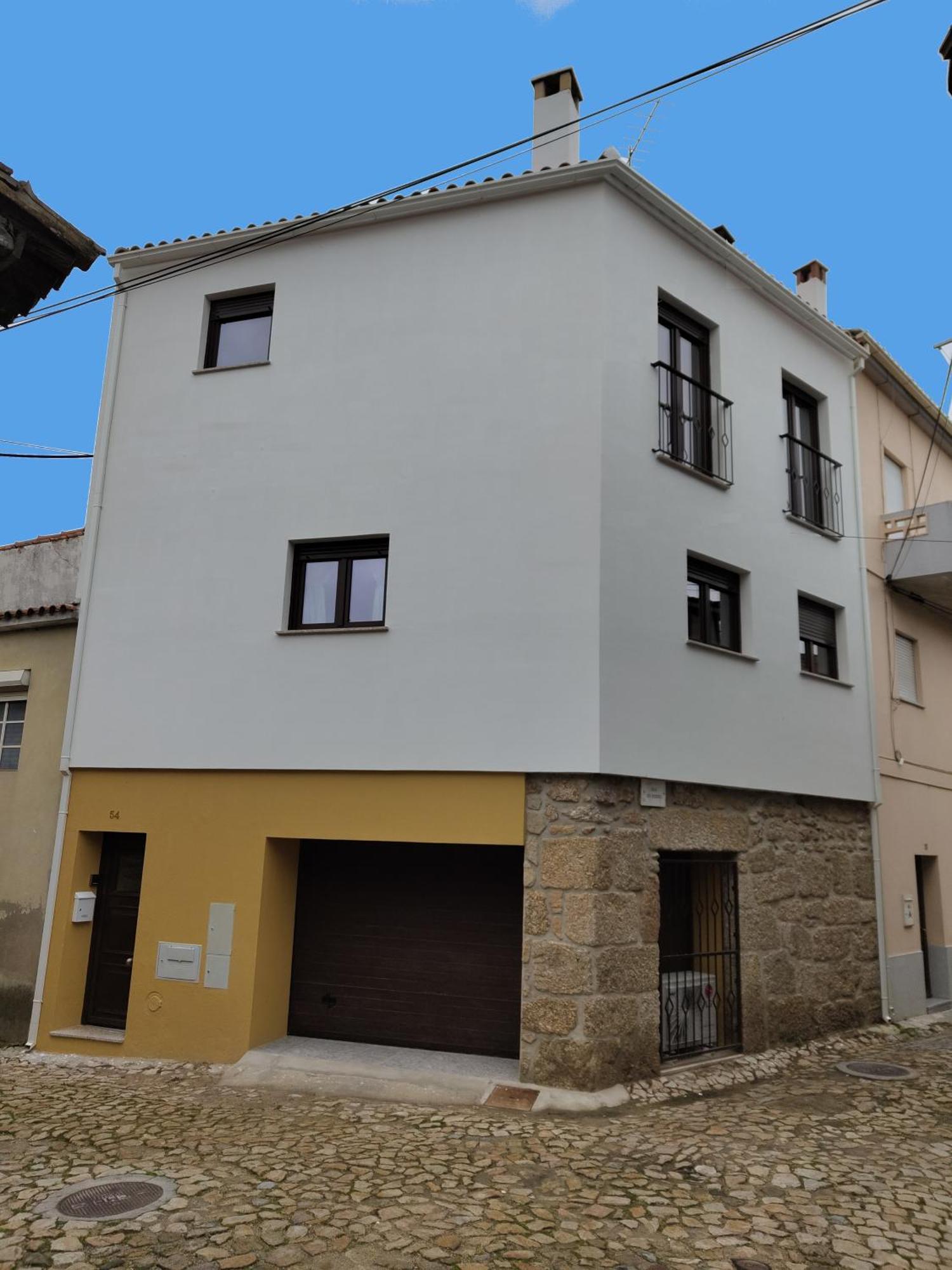 Casa Angulosa * Covilha